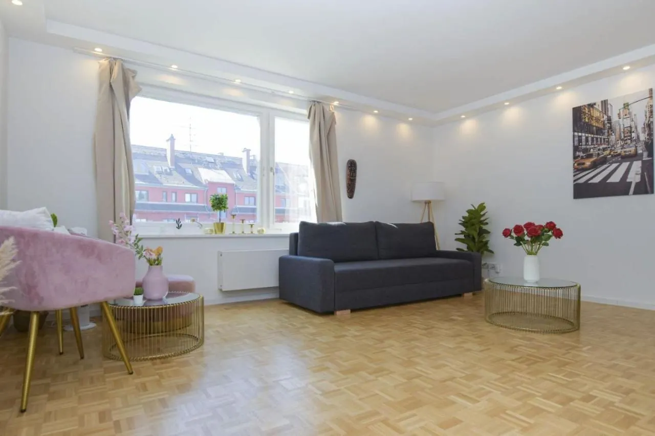 70M² Frisch Kernsanierte City Wohnung In Beste Lage Munchen 0*, Munich